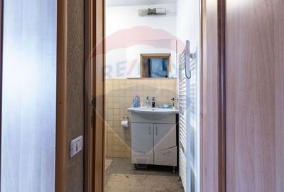 Casă spațioasă 350 mp utili, Teren 650 mp, Garaj subteran, Tractorul - 54