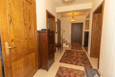 Vila cu PISCINA acoperită, zona centrala în Periș - 14