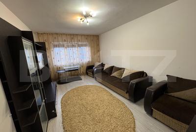 Apartament cu 3 camere decomandat, mobilat în Cornitoiu