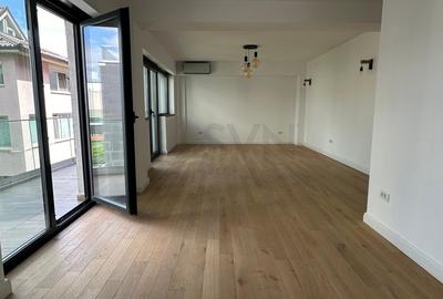 REA1019446 Apartament cu 3 camere singur pe etaj Polona - 2