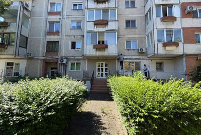 Spațiu parter cu destinație mixtă, zona fostă Lidia – 67 mp - 28