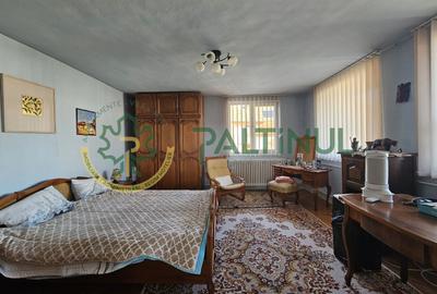 Casă spațioasă, retrasă de la stradă, într-o zonă liniștită din Sibiu - 6