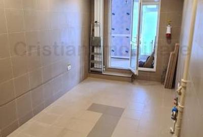 Apartament cu 3 camere semidecomandat în Apollo