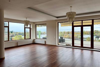 Apartament cu 4 camere decomandat în Floreasca