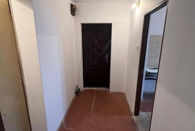 Apartament cu 3 camere decomandat în Mihai Bravu