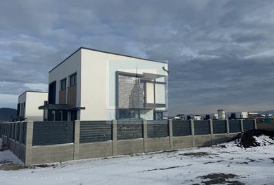 Casa/Villa ,stil Mediteranean, finalizată - zona Primăverii/Sanpetru - 1