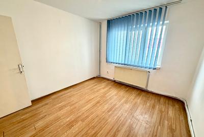 3 camere, et 3 din 4 , Miron Costin - 6