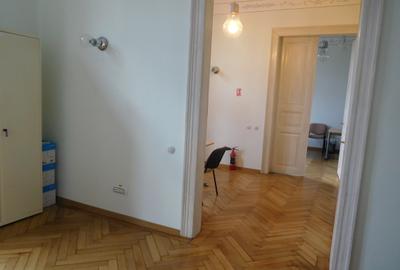 Apartament in Centru, imobil de epoca - 8