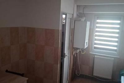 Apartament cu 2 camere decomandat în Nicolina