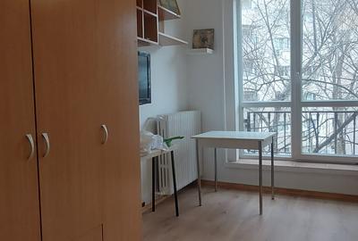 Universitate - Garsoniera decomandata in inima orasului, metrou la scara - 2