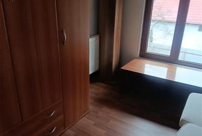 Vila de vanzare cu acces la padurea Izvorani in spatele casei si aproape de cent - 16