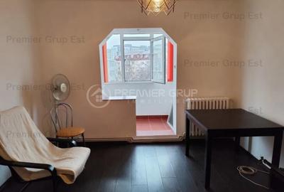 Apartament cu 3 camere semidecomandat, mobilat în Podu Roș