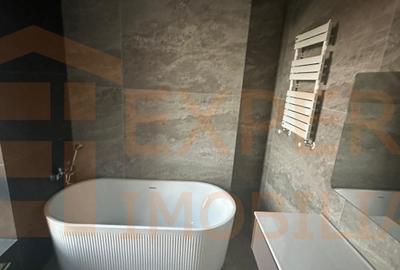 Vila deosebita de vanzare - zona Mamaia Nord pe malul lacului ; COMISION 0% - 12