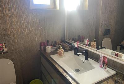 Apartament 4 camere , zona ultracentrala , suprafata de 100 mp , renovat  modern - 19