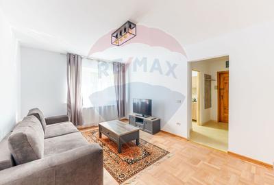 Apartament de închiriat cu 3 camere - zonă ultracentrală - 1