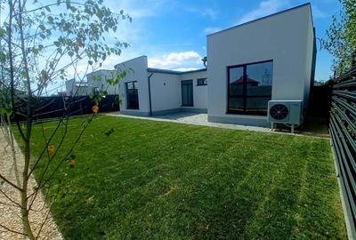 Casă individuală cu 4 camere în Domnești