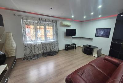 Închiriez apartament 2 camere Micro 4 - 5