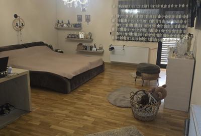 Teren 6500 MP, Plus Cladire Multifunctionala de vanzare - 9