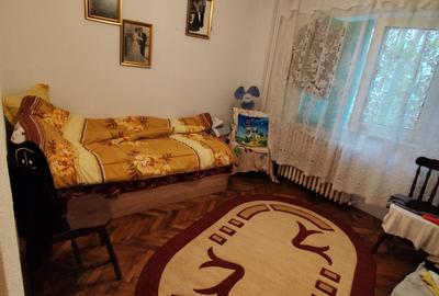 APARTAMENT 2 CAMERE-RAHOVA-MISCA PETRE-SEMIDECOMANDAT-ETAJ 1/8 - 2