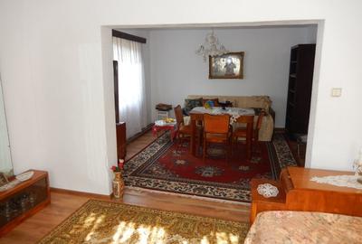 Calugareni-Branistari- casa 4 camere, teren 1965 mp, curent, put, libera,69900 € - 17