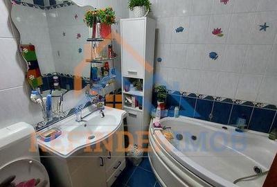 Apartament de vanzare cu 3 camere, 2 gr sanitare - zona 13 Septembrie - 7