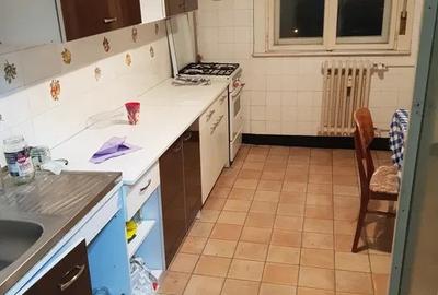 Apartament cu 3 camere în Complex Studențesc