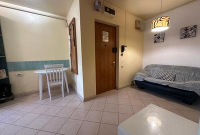 Apartament 2 dormitoare cu hol locuibil, 2 balc, centrala proprie, bloc solid - 30