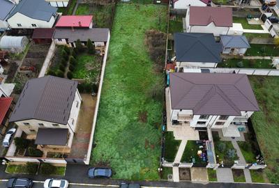 Teren intravilan Valu Traian 916 mp, 14 ml, între case, utilități. - 1