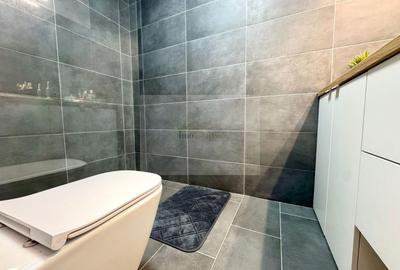 Vânzare  3 camere Grigorescu- -etaj 5/10-2 băi- parcare subter- terasa - 22