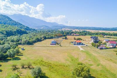 Teren Construcții intravilan de 1389 mp, în Glăjărie