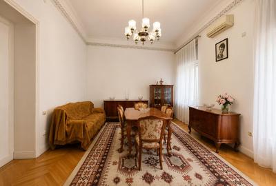 Apartament cu 4 camere semidecomandat în Romană