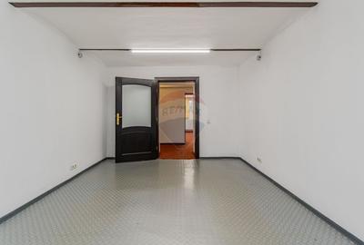 Spațiu de birouri de închiriat – zonă centrală, Str. Castanilor - 4