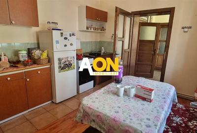 Casa individuala, 2 Camere, zona Poarta I,  300mp teren - 1