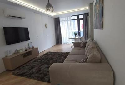 Apartament cu 2 camere semidecomandat, mobilat în Floreasca