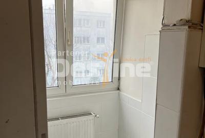 Garsoniera proaspat renovata 30 mp, etaj intermediar,  cartierul Tractorul - 7