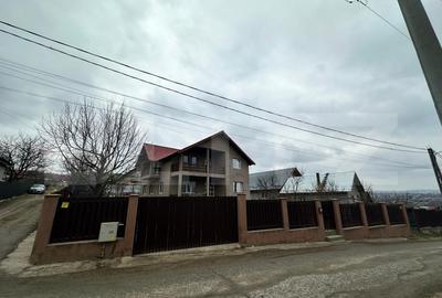 Casă individuală cu 5 camere în Ciurea