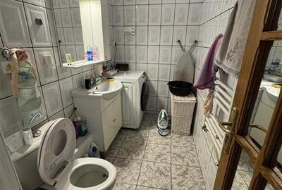 3 camere, etaj 3 cu acoperis, 2 balcoane , 2 bai, zona centrala - 10