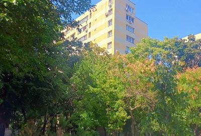 Apartament cu 2 camere semidecomandat în Colentina