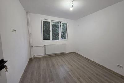 Apartament cu 3 camere decomandat în Basarabia