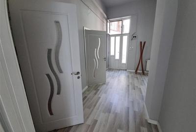 Apartament cu 2 camere, Central, Camera de Comert - 10