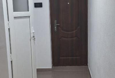 Ofer spre închiriere apartament cu 3 camere, nemobilat, începând cu 15 iunie - 2