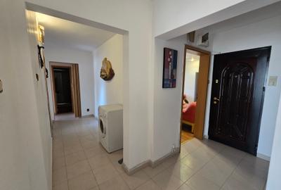 Apartament spatios cu trei camere - 9