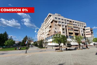 Vanzare apartament cu 3 camere, ULTRACENTRAL, 99 mp, strada Victoriei pietonal - 1