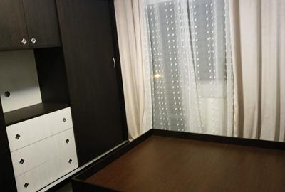 Apartament cu 3 camere decomandat, mobilat în Lipovei