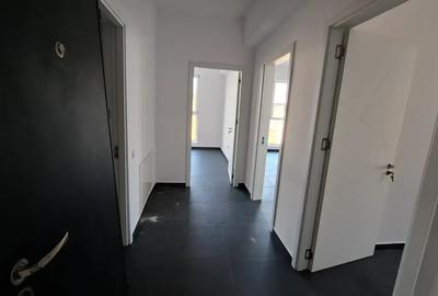 Apartament cu 3 camere decomandat în Theodor Pallady