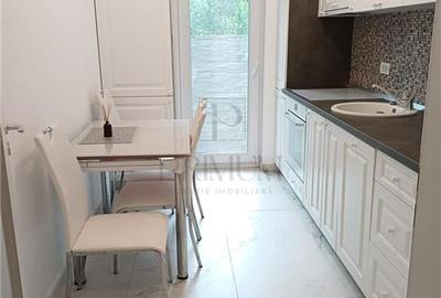 Apartament cu 3 camere decomandat în Chișoda