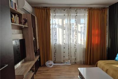 Apartament cu 3 camere decomandat în Alexandru cel Bun