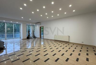 Apartament cu 5 camere decomandat în Primăverii