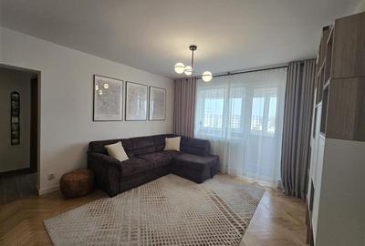 Apartament cu 3 camere semidecomandat, mobilat în Central