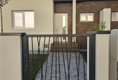 Duplex cu 3 camere în Moșnița Nouă